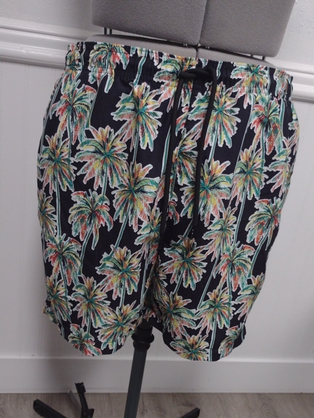Wxyz Black Palm-Print Hybrid Swim Shorts with Drawstring